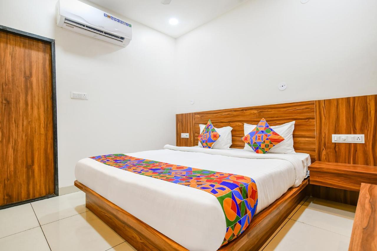 Hotel O Blue Sky إندور المظهر الخارجي الصورة