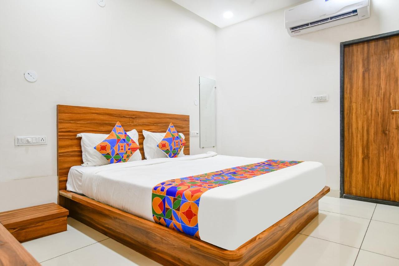Hotel O Blue Sky إندور المظهر الخارجي الصورة