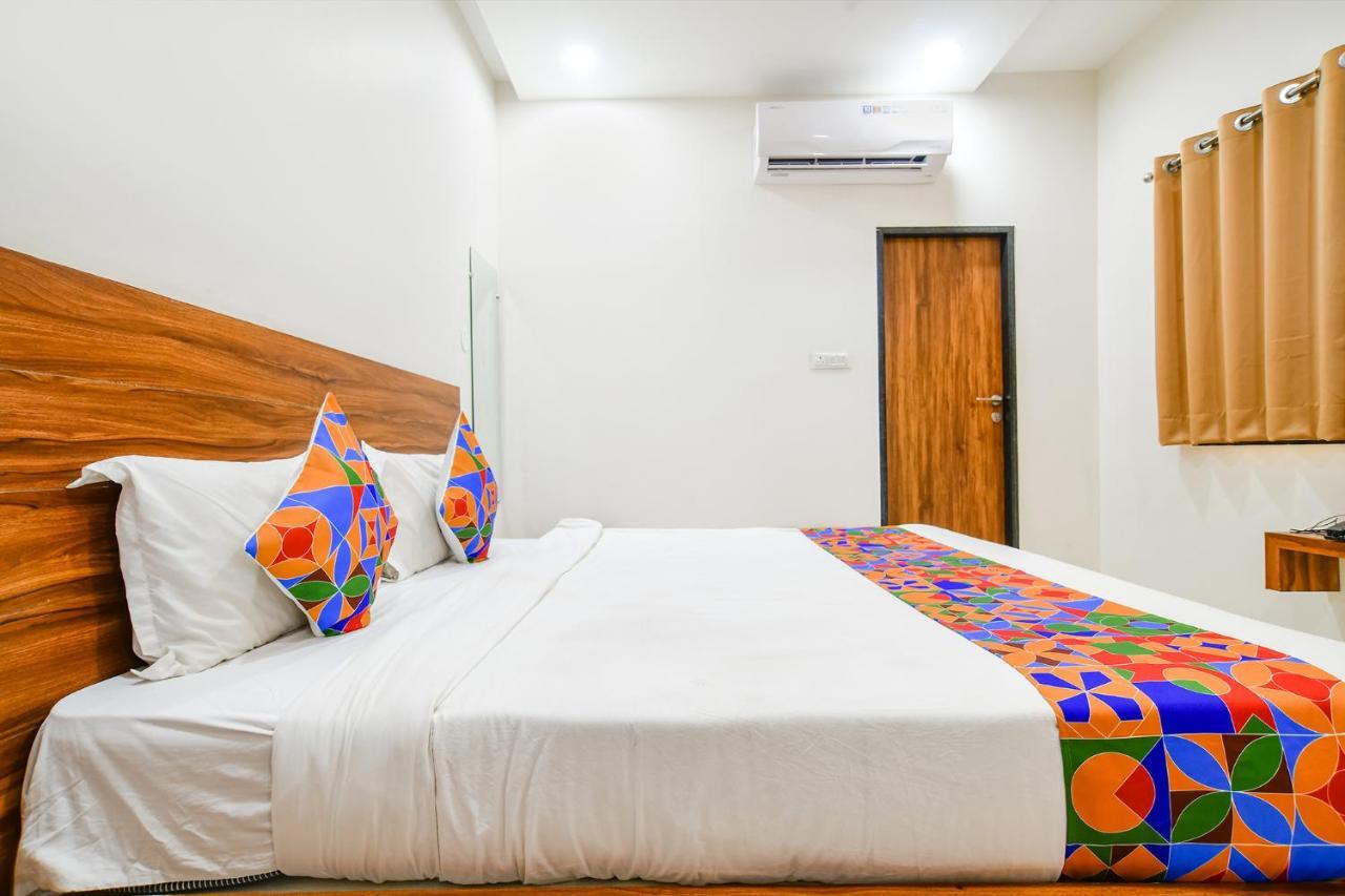 Hotel O Blue Sky إندور المظهر الخارجي الصورة
