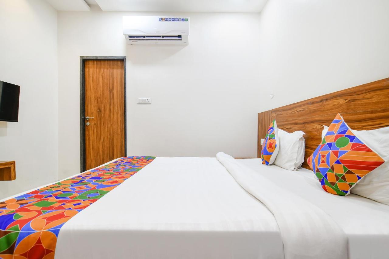 Hotel O Blue Sky إندور المظهر الخارجي الصورة