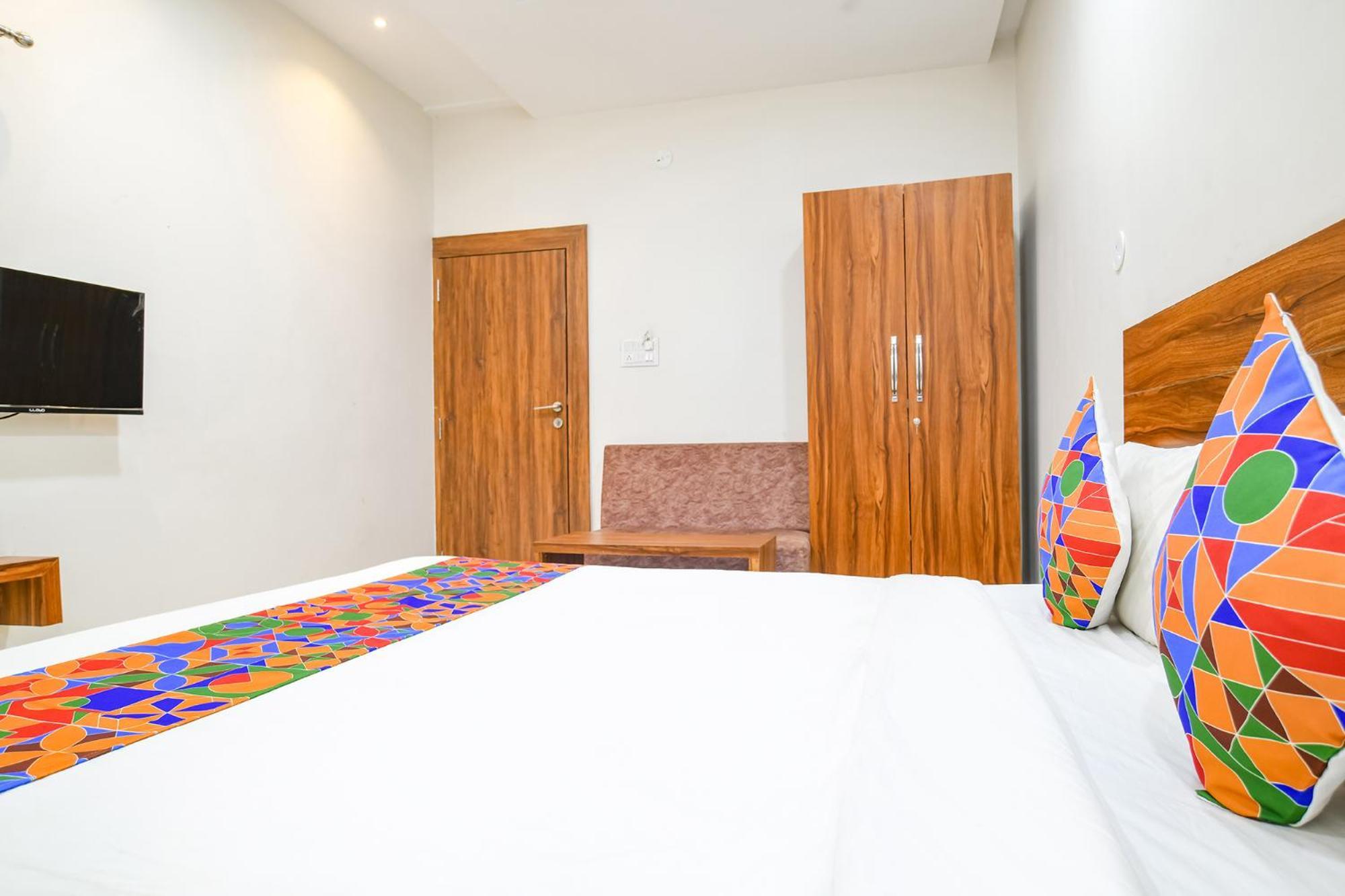 Hotel O Blue Sky إندور المظهر الخارجي الصورة