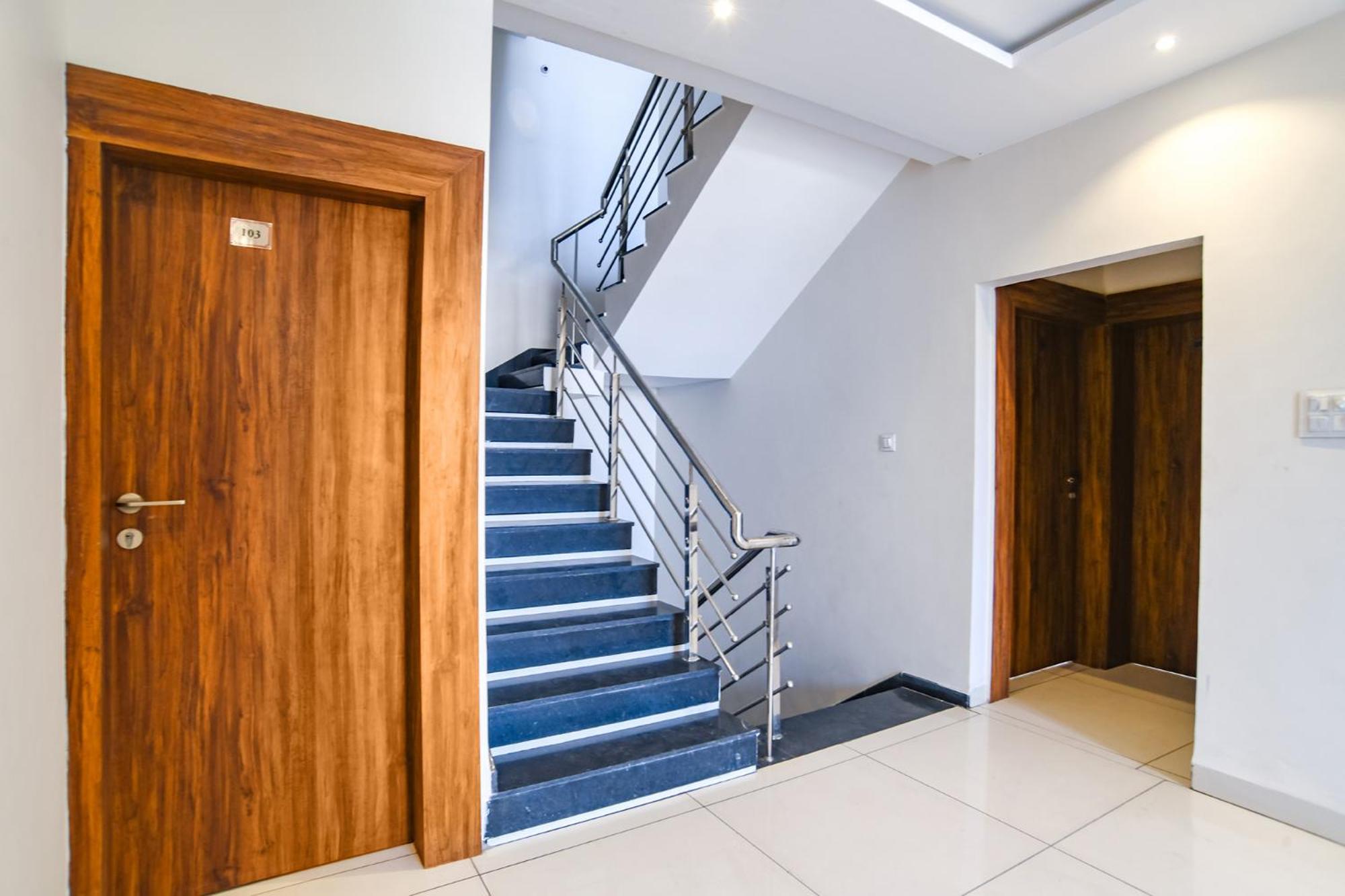 Hotel O Blue Sky إندور المظهر الخارجي الصورة