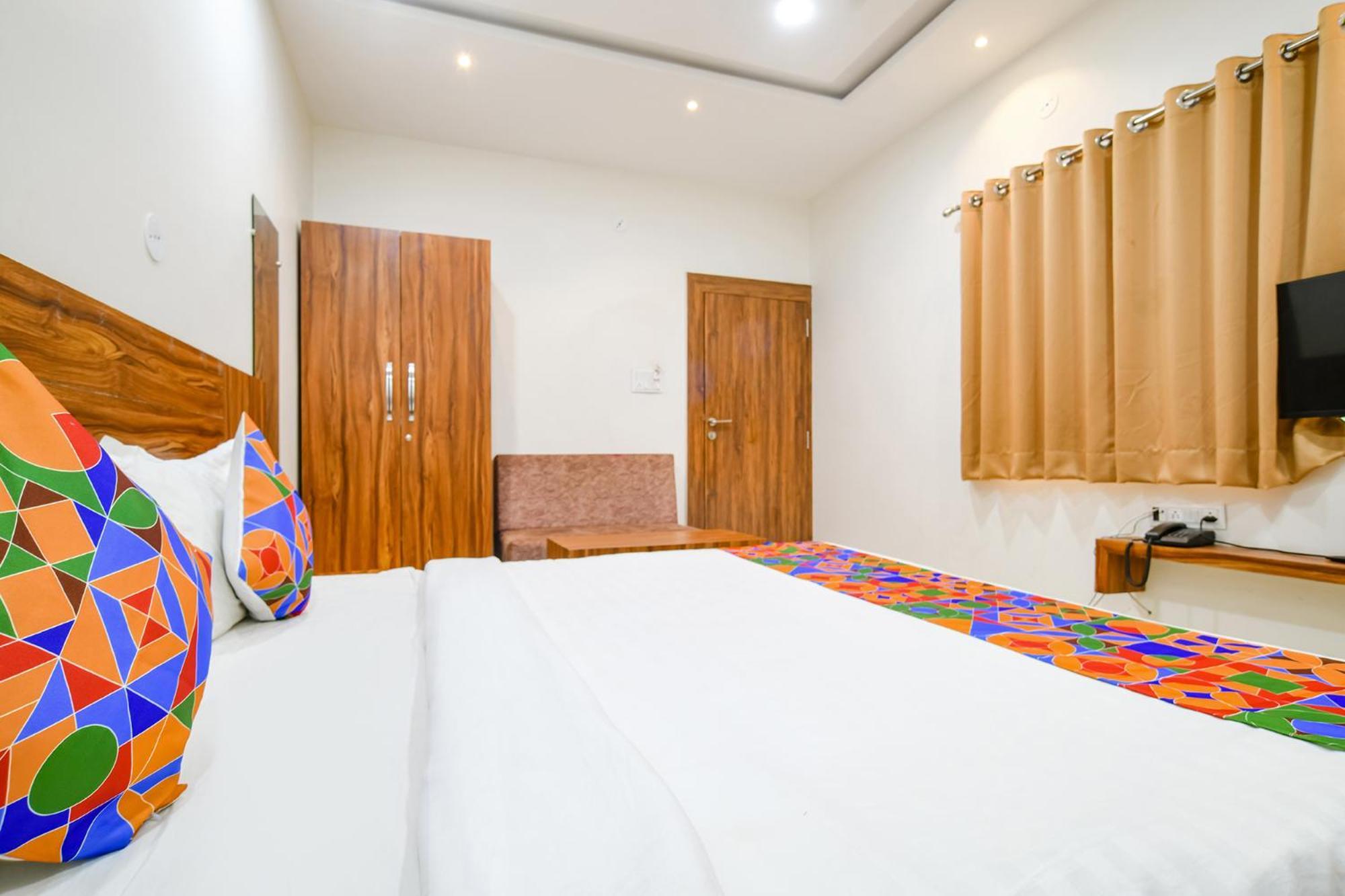 Hotel O Blue Sky إندور المظهر الخارجي الصورة
