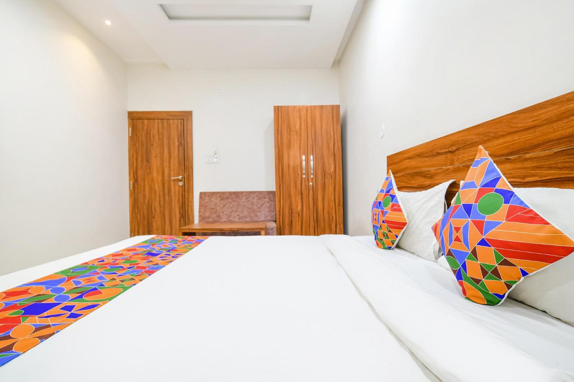 Hotel O Blue Sky إندور المظهر الخارجي الصورة