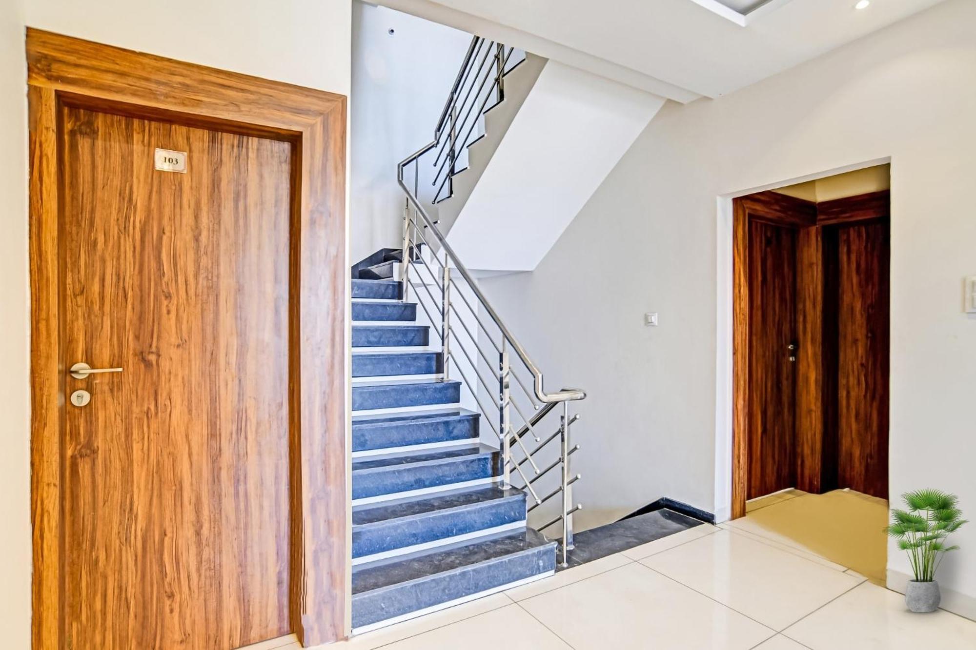 Hotel O Blue Sky إندور المظهر الخارجي الصورة