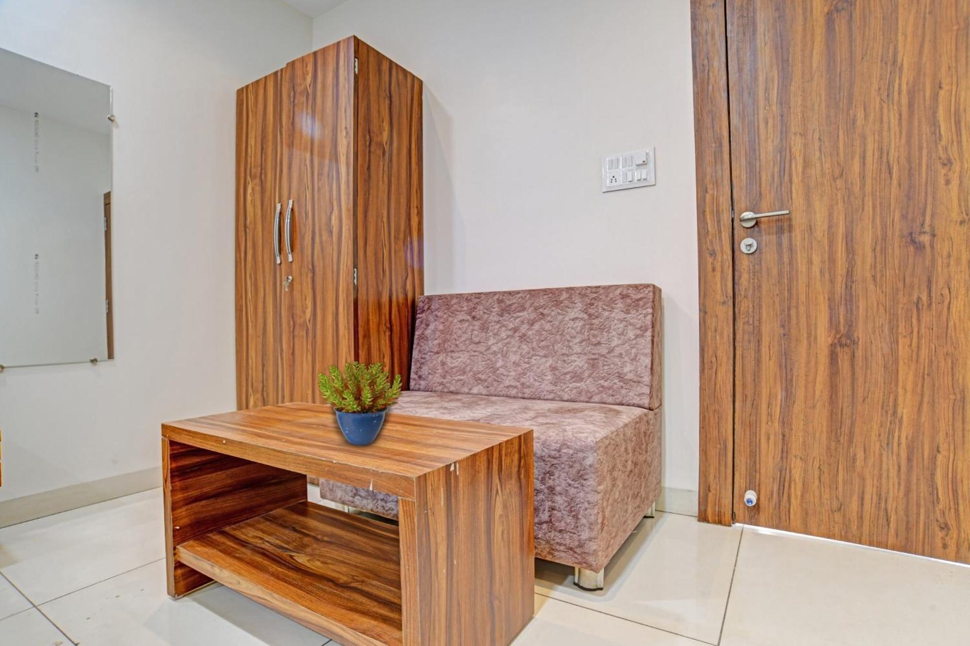 Hotel O Blue Sky إندور المظهر الخارجي الصورة