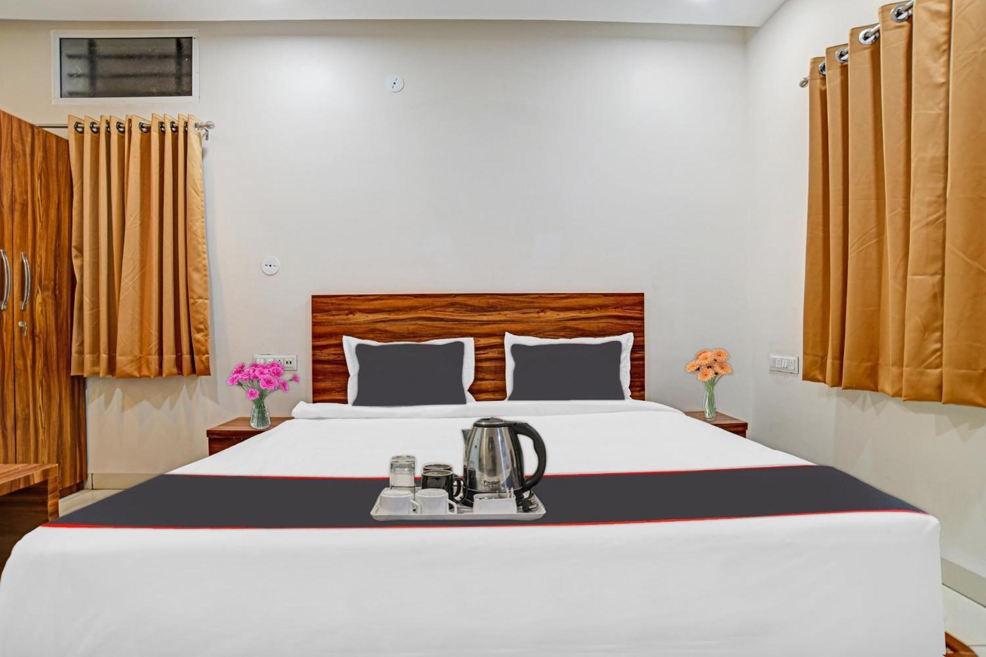 Hotel O Blue Sky إندور المظهر الخارجي الصورة