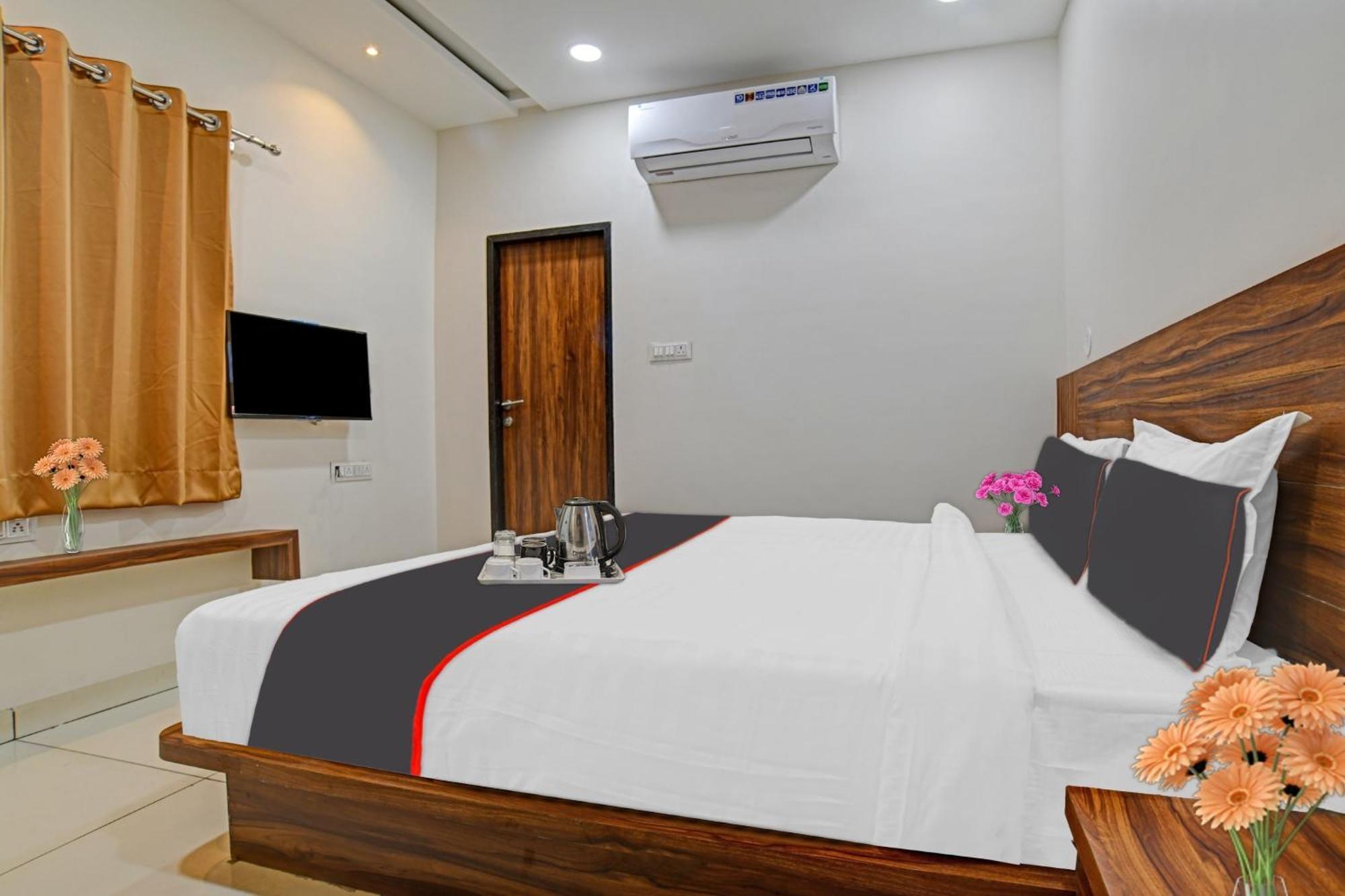 Hotel O Blue Sky إندور المظهر الخارجي الصورة