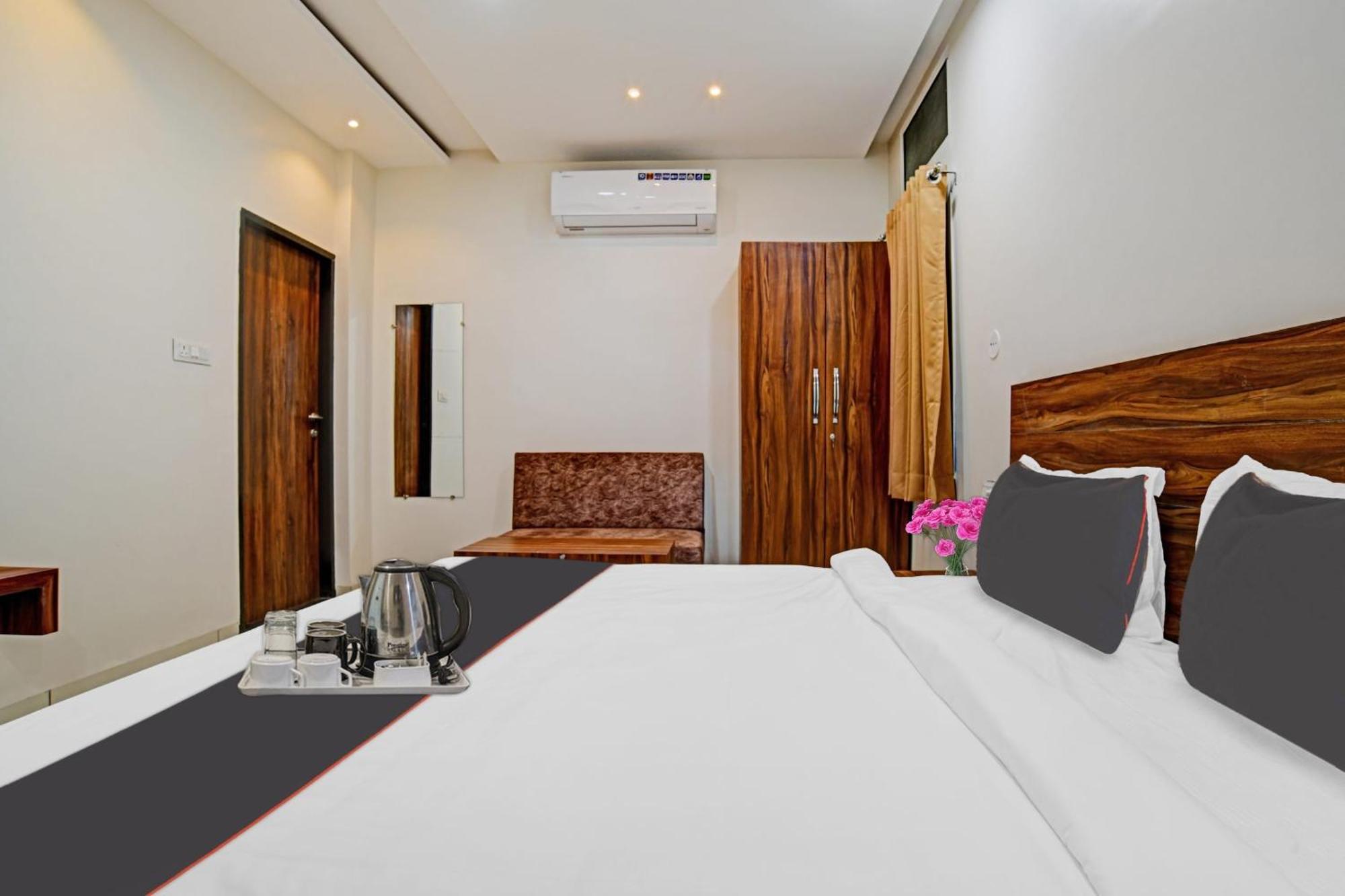 Hotel O Blue Sky إندور المظهر الخارجي الصورة