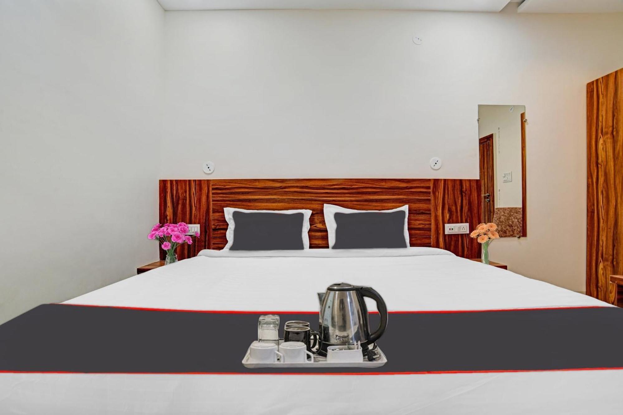 Hotel O Blue Sky إندور المظهر الخارجي الصورة