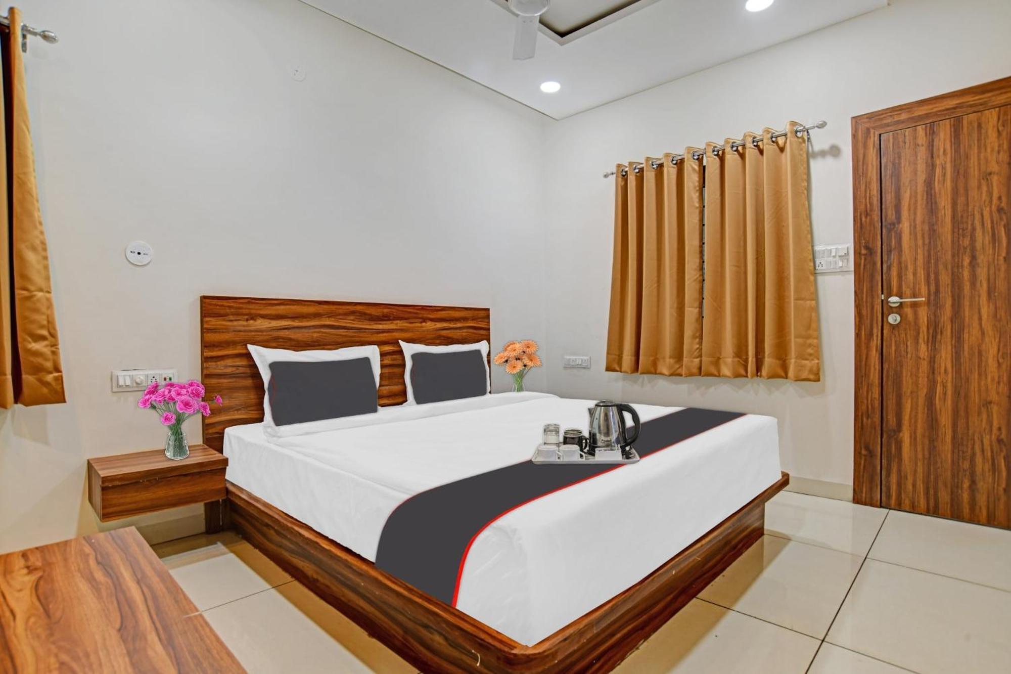 Hotel O Blue Sky إندور المظهر الخارجي الصورة